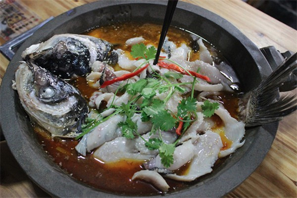 柳叶石锅鱼的餐品味道可口