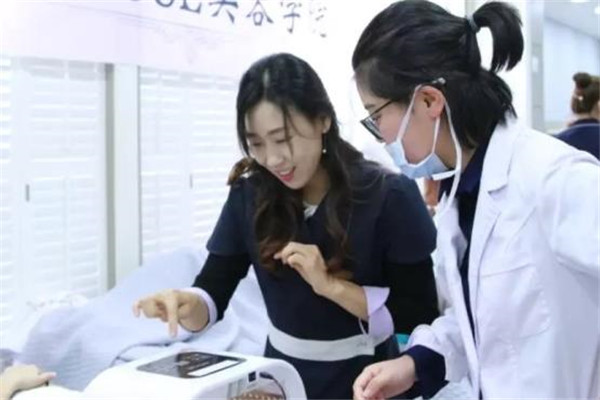 韓國(guó)POSE美容學(xué)院加盟