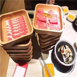 浅锅日式和牛小锅放题加盟案例图片