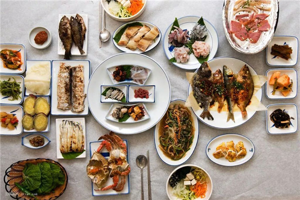 韩国料理的餐品种类多样