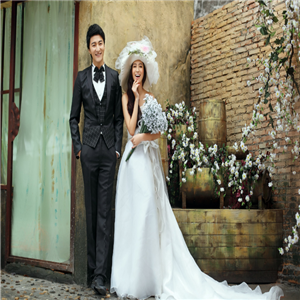 90后韩式婚纱摄影加盟案例图片