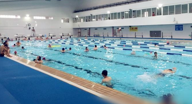 澳水育儿童游泳中心加盟图片