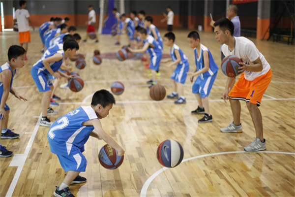 天空青少年篮球培训加盟