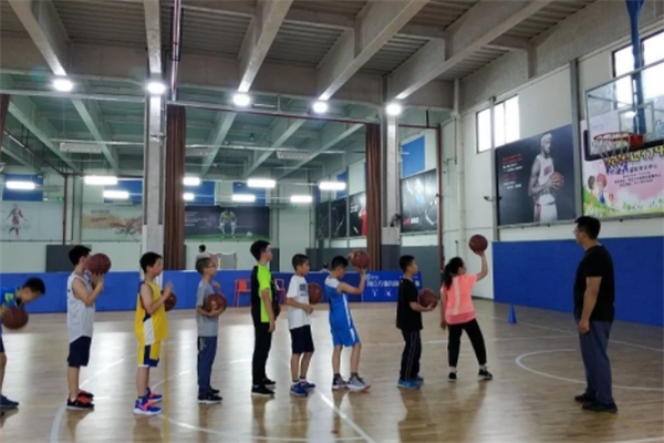 育成青少年篮球训练营加盟