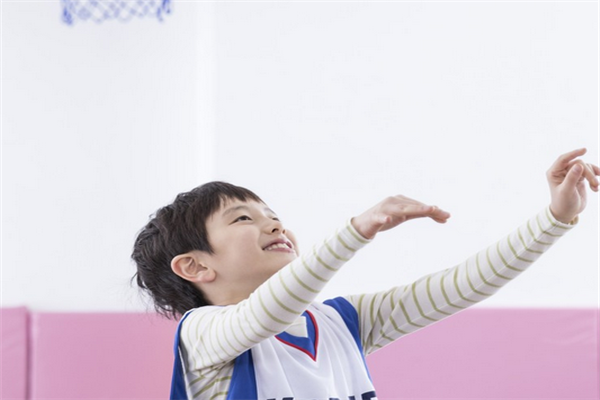 雅滨丽青少年幼儿篮球培训加盟