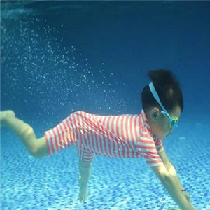 姜老师游泳培训