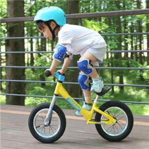 欧巴的THEGUYTOWN平衡车滑步车BMX俱乐部加盟实例图片