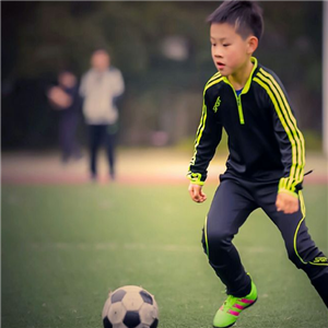 亮竞国际少儿足球营加盟案例图片
