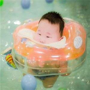 婴儿爱游泳馆加盟图片