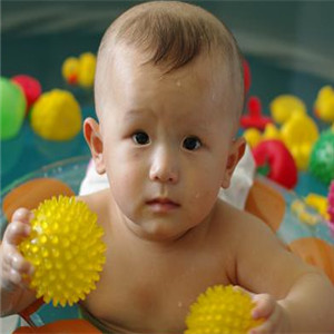 婴儿爱游泳馆加盟图片