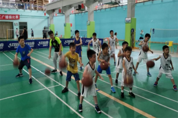 嗨扣体育青少年篮球运动培训中心加盟