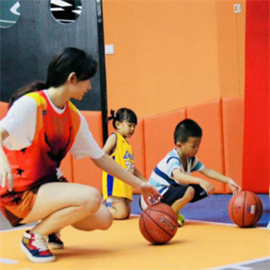 Ustar sports外教篮球加盟实例图片