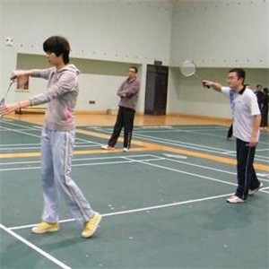 东亚上羽羽毛球训练营加盟实例图片