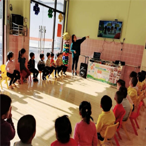 日新幼儿园加盟案例图片