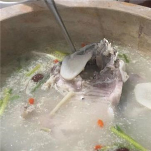 江川石锅鱼加盟案例图片