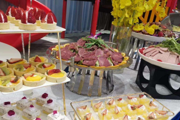 自助餐加盟连锁店多少钱