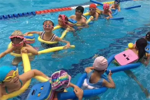小孩子游泳加盟