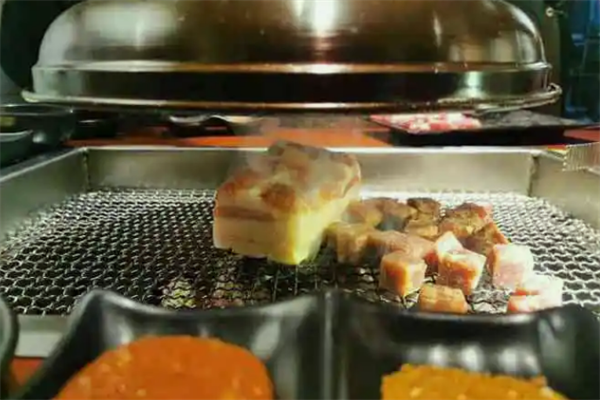 肉甲韩国木炭烤肉加盟