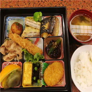 日式盒饭