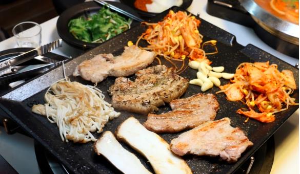韩小屋烤肉饭加盟