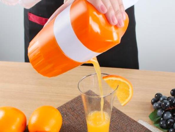 5个橙子榨汁机