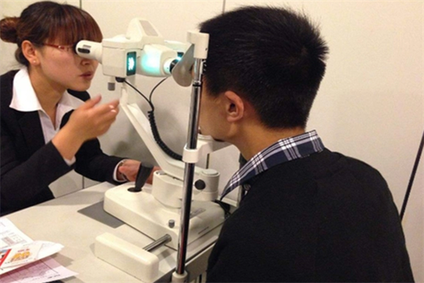 瞳神视康视力矫正中心加盟