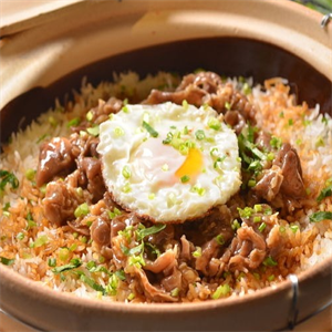  Xincheng Big Bowl of Rice with Spicy Beef and Rice in Pot