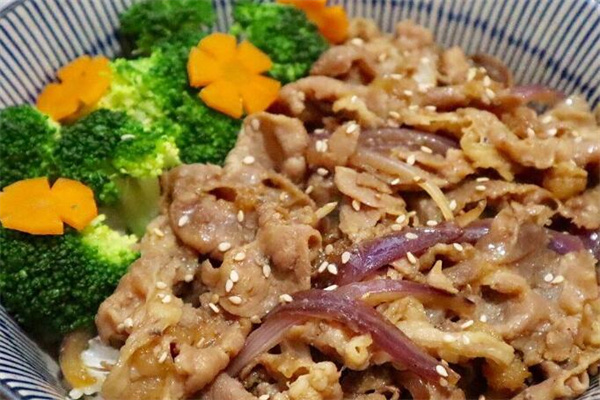 煨江南牛肉饭加盟