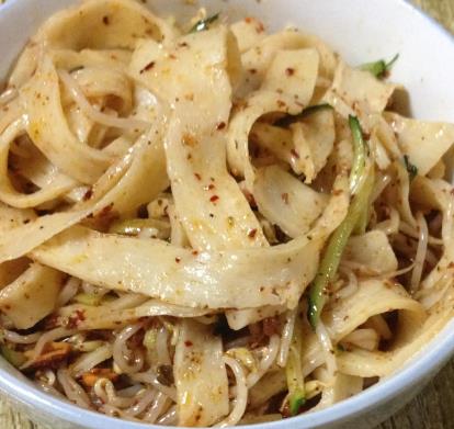  Wang Xiao Rolling Noodles