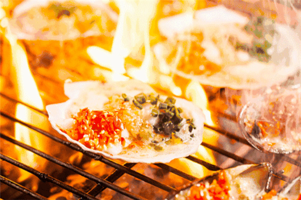 食嗨汇海鲜烧烤自助火锅加盟