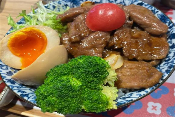 大碗日式烧肉饭加盟
