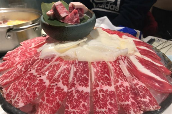 捞鲜牛潮汕牛肉火锅加盟