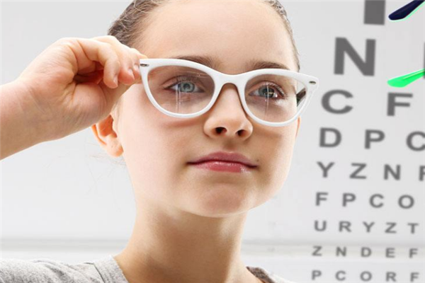 初见视力养护加盟