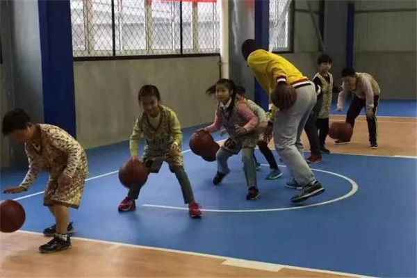 曼巴篮球训练营加盟