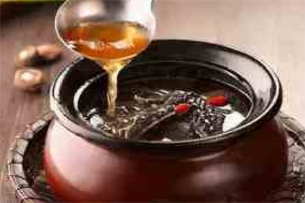  Stewing grandpa's health soup