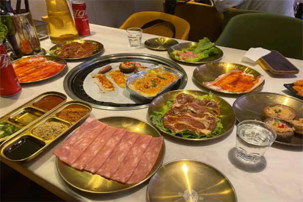 九焱海鲜韩式烤肉自助加盟