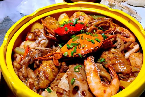 胖阿姨肉蟹煲加盟