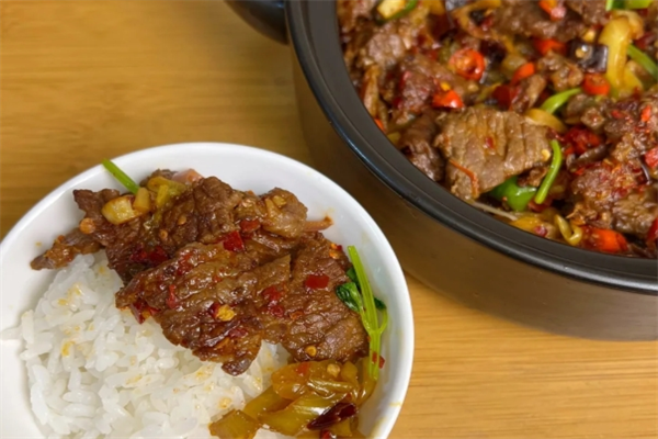 福牛座牛肉香锅加盟
