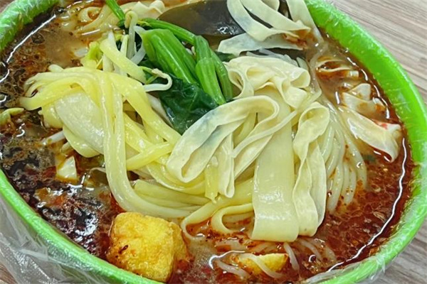 留下来筒骨砂锅麻辣烫加盟