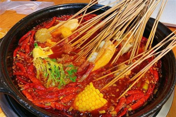 马子紧紧串串香加盟