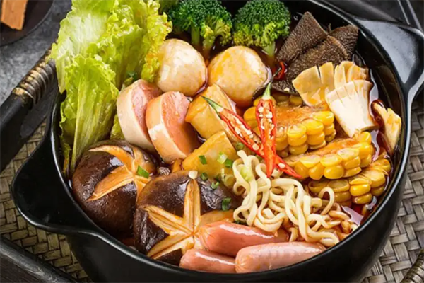 辣飘香麻辣烫加盟