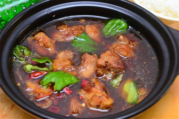李飞扬黄焖鸡米饭加盟
