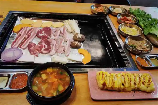 老牛寨烤肉加盟