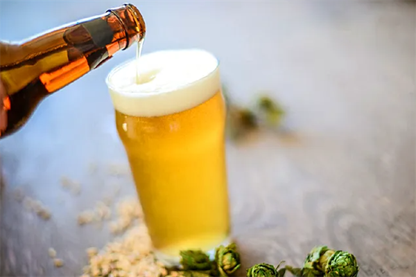 英豪精酿花爷酒馆加盟