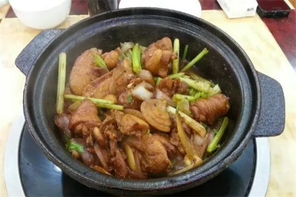 新龍记鸡公煲加盟