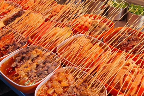 巷口锦食钵钵鸡加盟