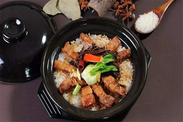 湘当牛特色煲仔饭加盟
