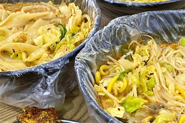 小丁麻辣烫加盟