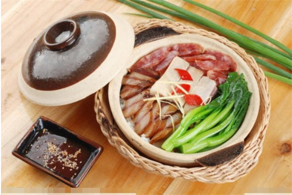 粤皇煲煲仔饭加盟