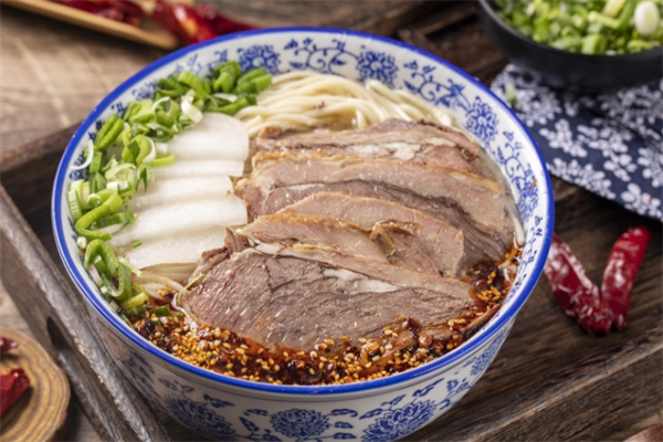 牛阿达牛肉面加盟